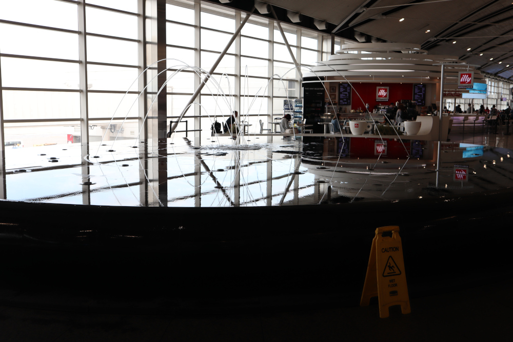 The fountain in the departures section of DTW.